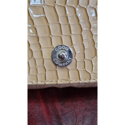 Bandolera Good Company Crocco Charol Beige 2210